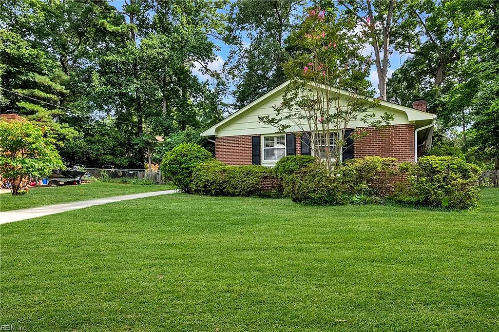 187 Corinthia Dr, Newport News — photo