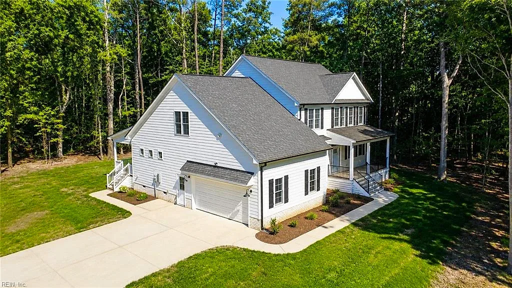 940 Dare RD, YORKTOWN VA 23692