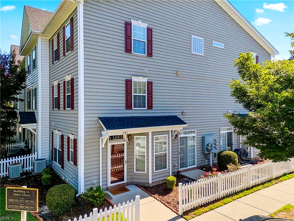 301 Teton CIR, SUFFOLK VA 23435