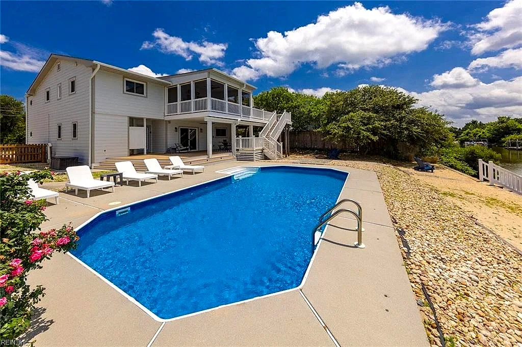 2813 Sandpiper Rd, Virginia Beach — photo