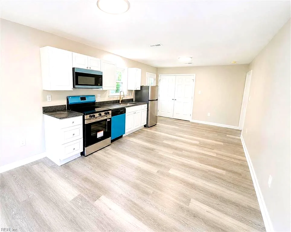 15105 First Street St, Dewitt — photo