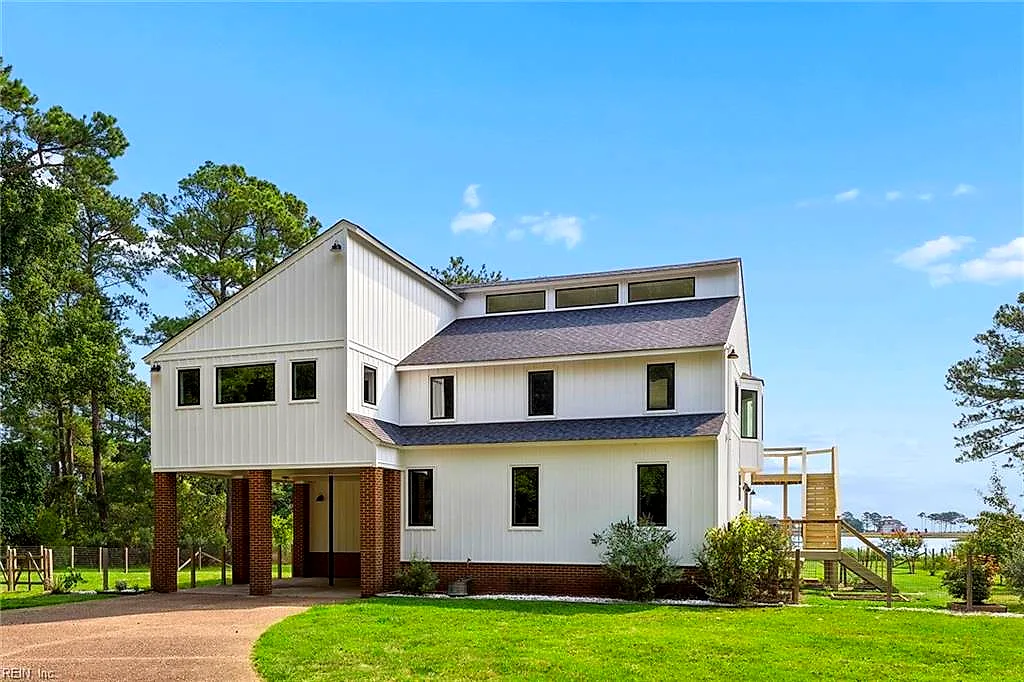 4203 Seaford RD, SEAFORD VA 23696