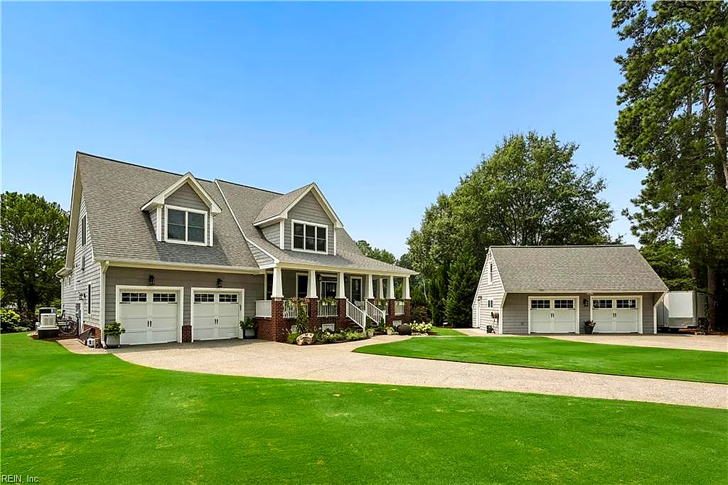 302 Dawson DR, SEAFORD VA 23696