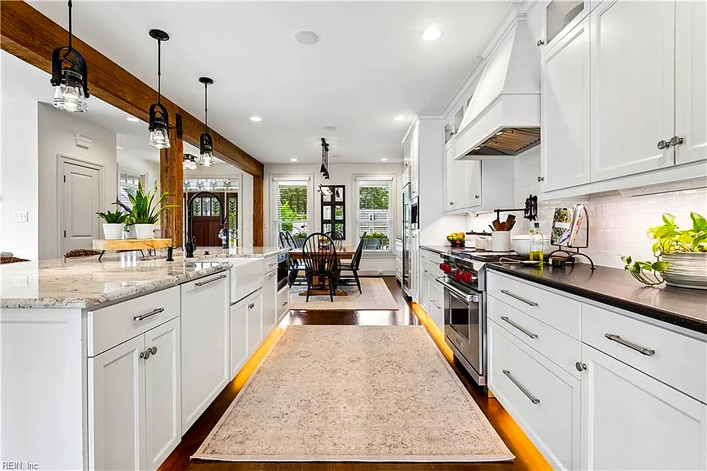 302 Dawson Dr, Seaford — photo
