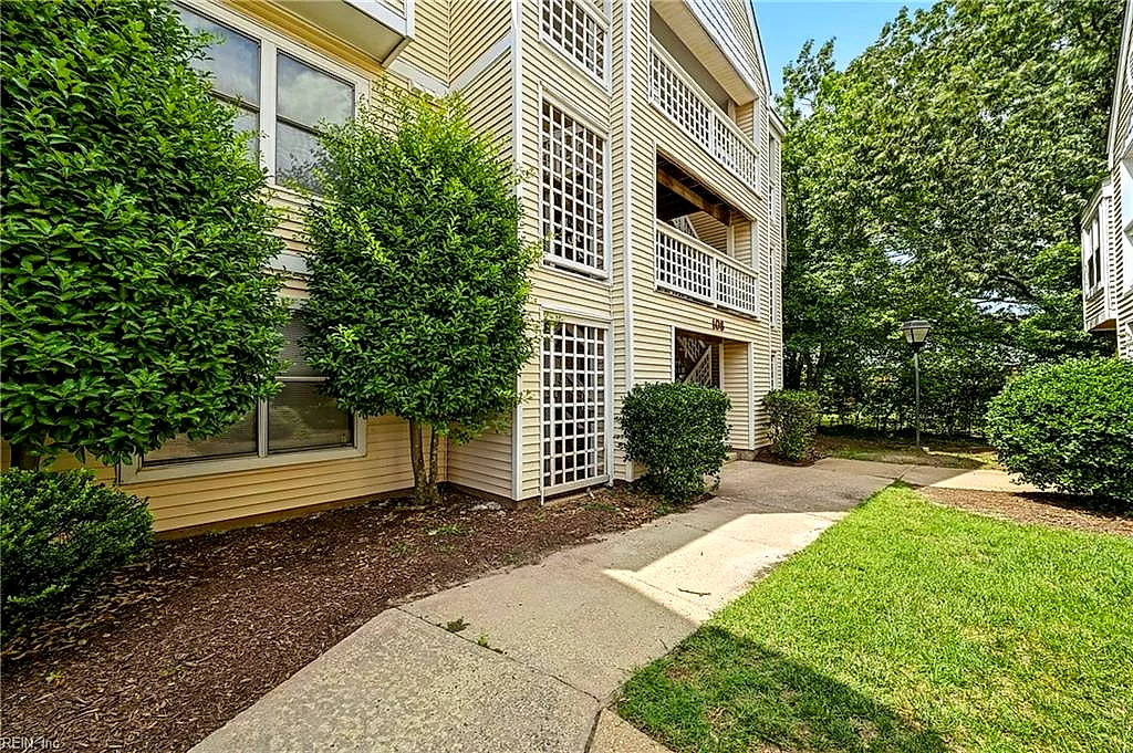108 Lantana LN #22, HAMPTON VA 23669