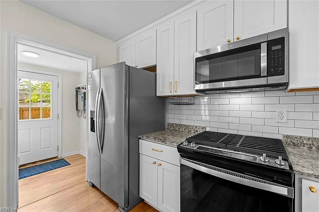 606 Delaware Ave, Hampton — photo