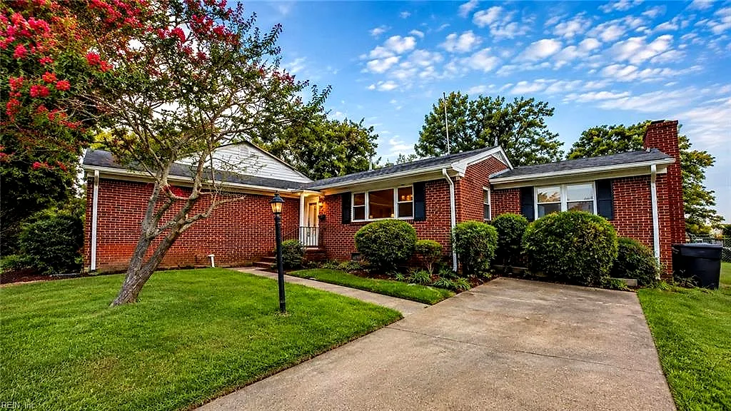 58 College PL, HAMPTON VA 23669