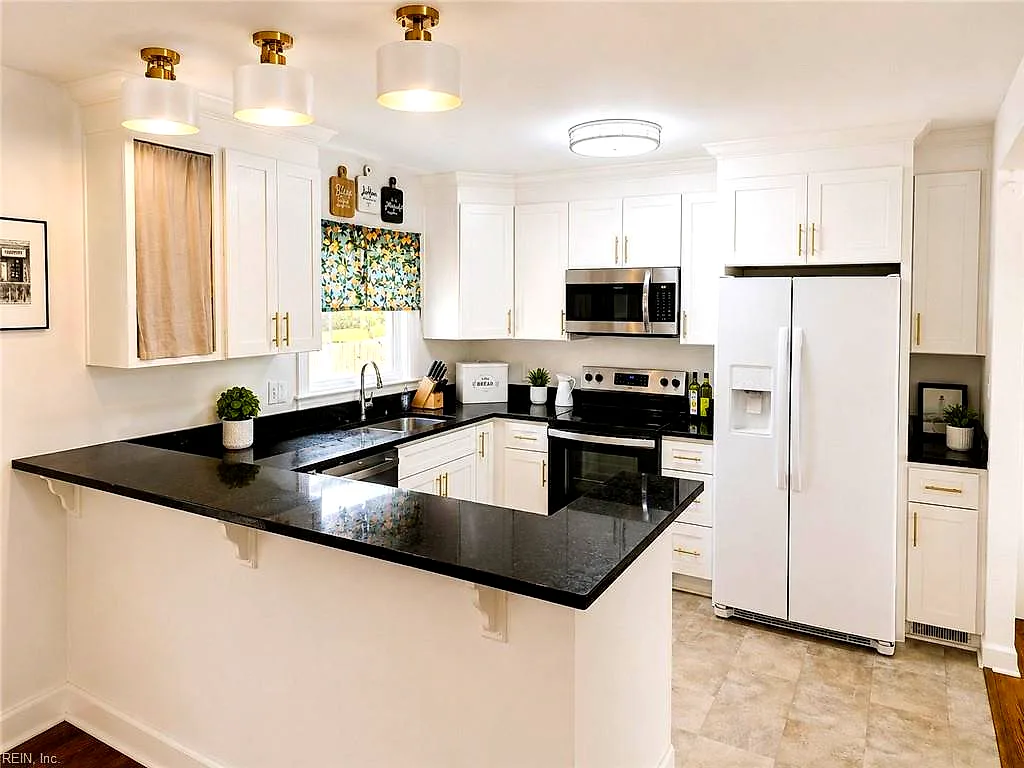 2 Surry Ct, Hampton — photo