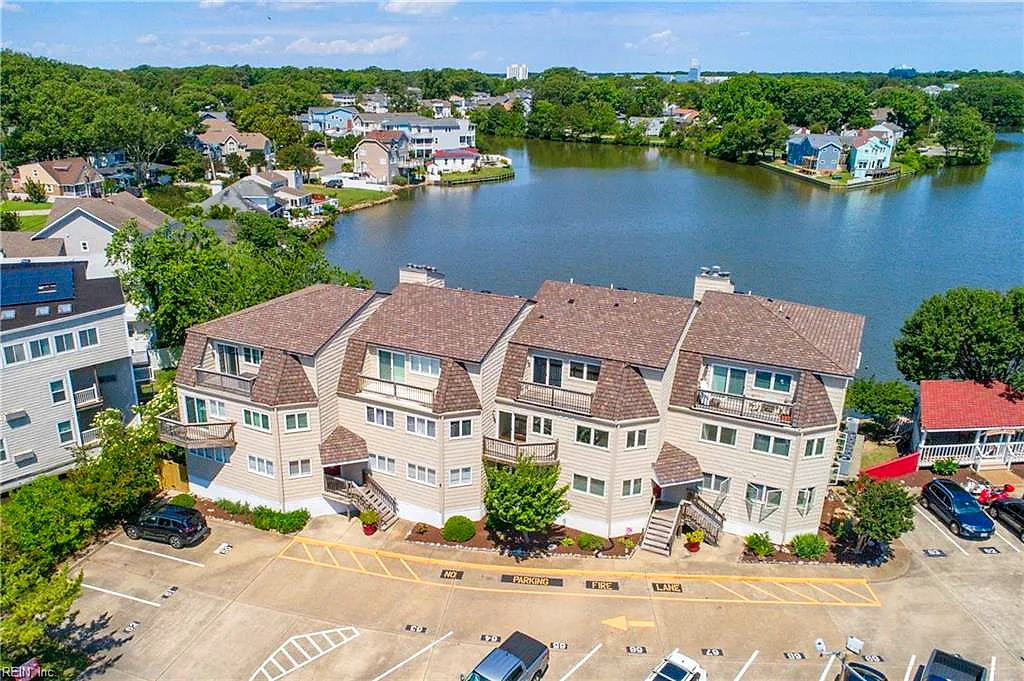 251 Lake DR, VIRGINIA BEACH VA 23451