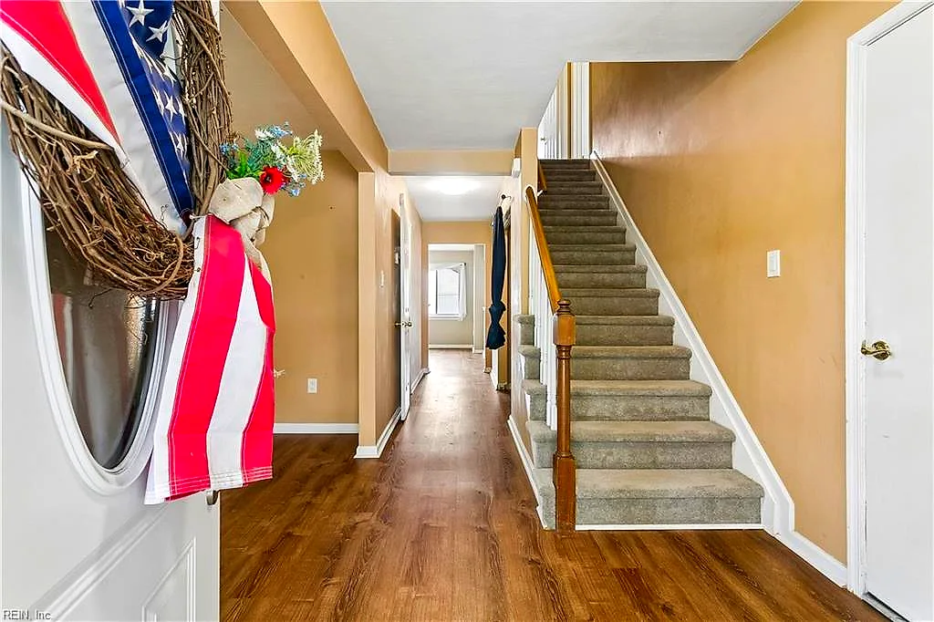 1249 Mozart Dr, Virginia Beach — photo