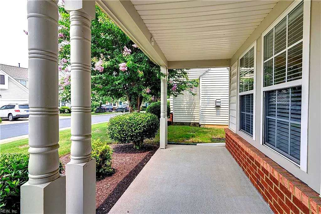 135 Waters Edge Dr, Williamsburg — photo