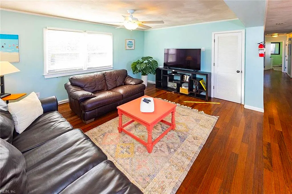2625 Sandpiper Rd, Virginia Beach — photo
