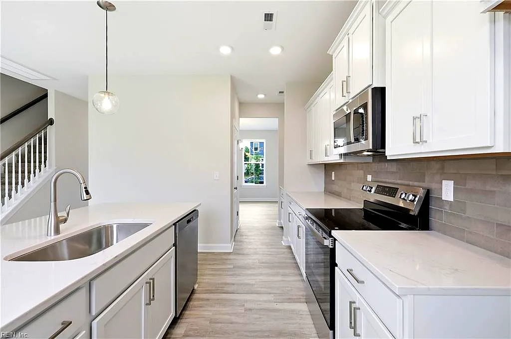 322 Tarn Ct, Suffolk — photo
