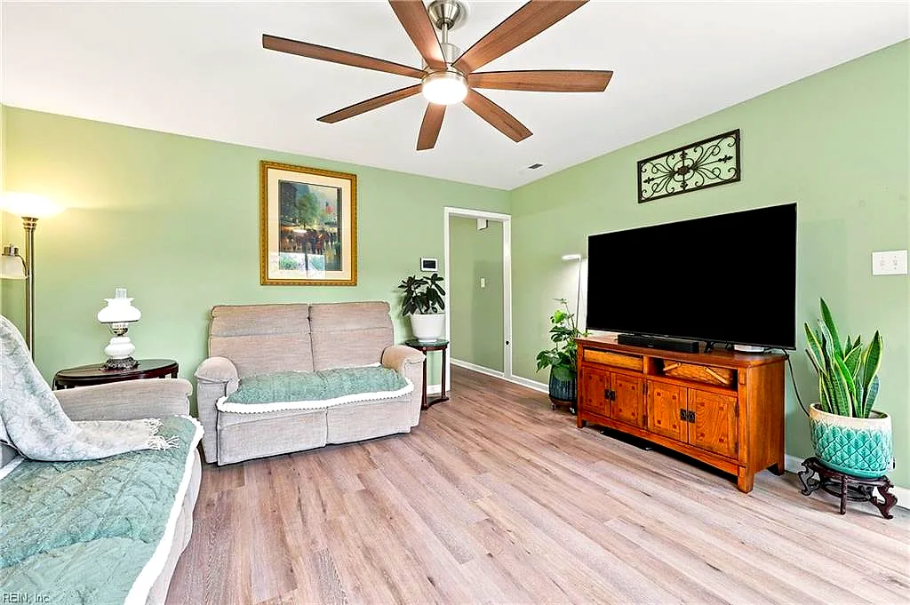 1277 New Land Dr, Virginia Beach — photo
