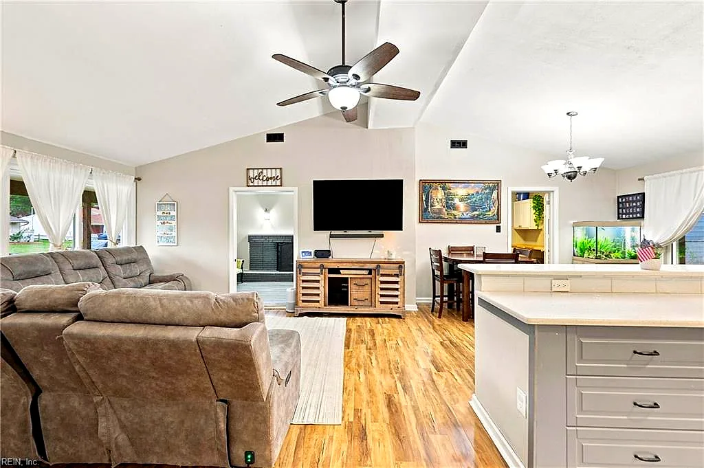 1168 Pascal Pl, Norfolk — photo