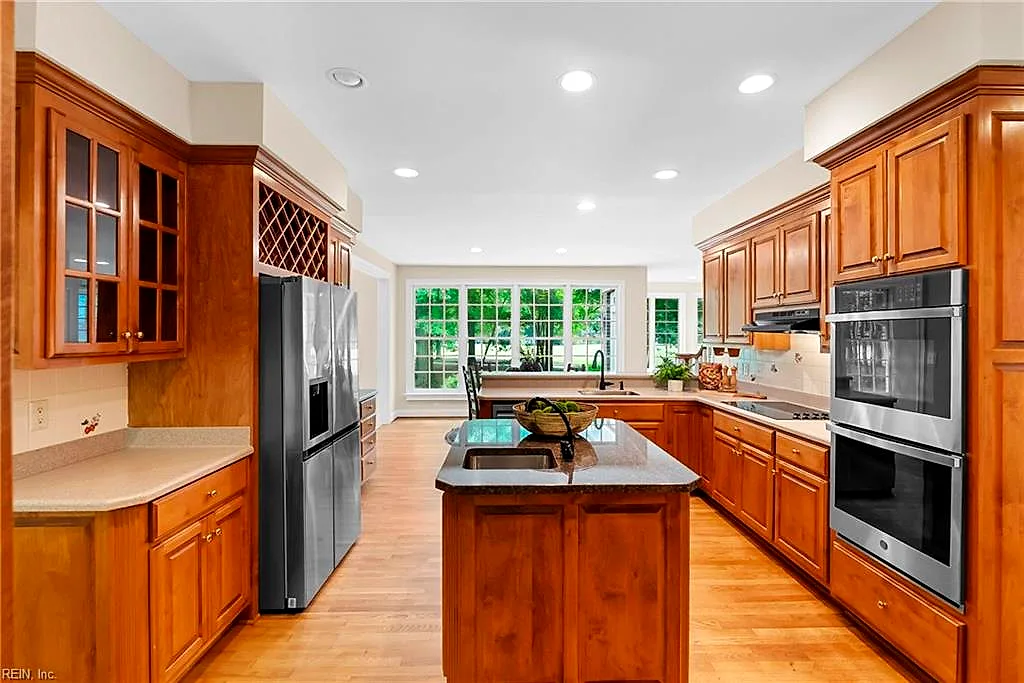 2052 Hornes Lake Rd, Williamsburg — photo