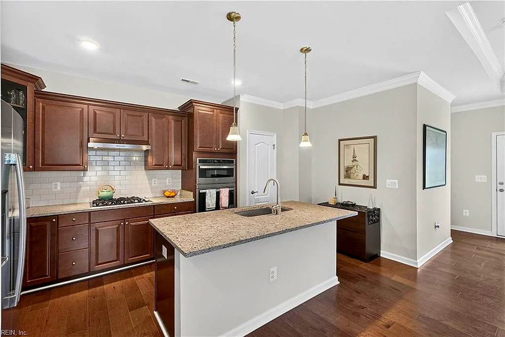 4100 Whitley Ter, Williamsburg — photo