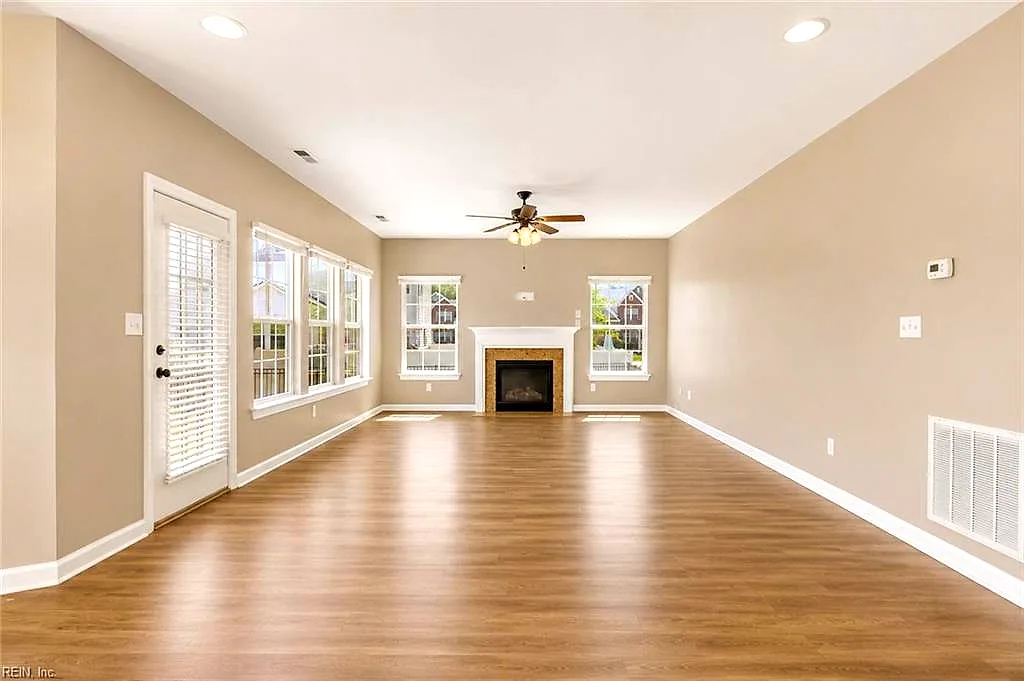1439 Kemp Bridge Dr, Chesapeake — photo