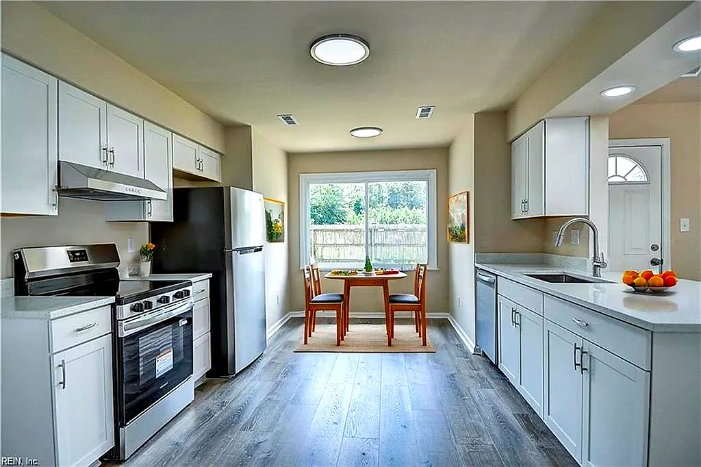 2133 Weybridge Dr, Virginia Beach — photo