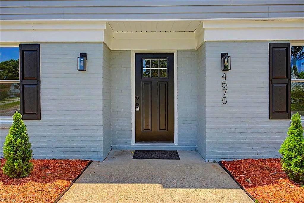 4575 Hialeah DR, VIRGINIA BEACH VA 23464