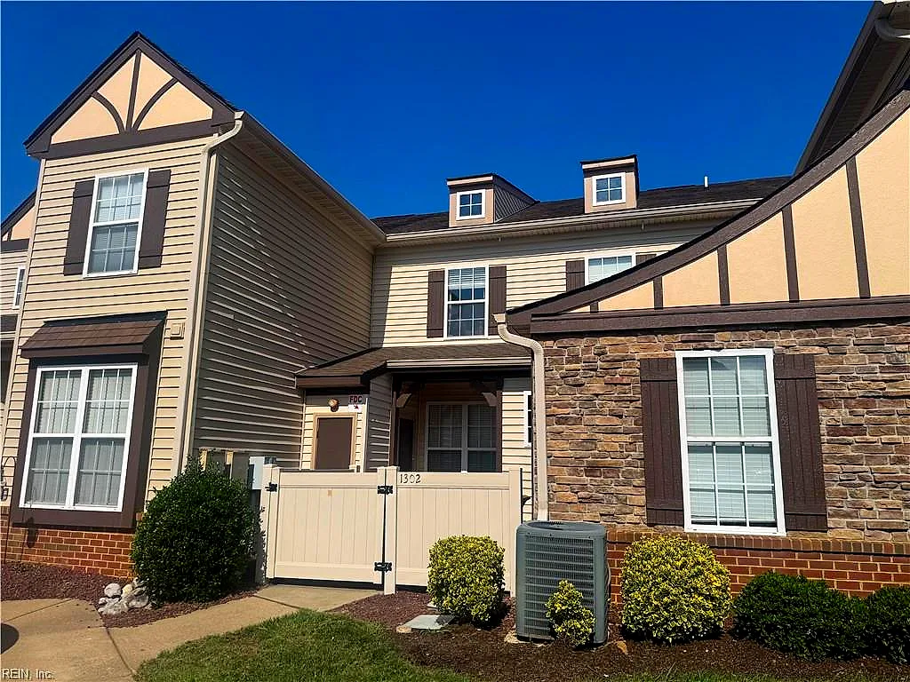 1302 Rivers ARCH, CARROLLTON VA 23314