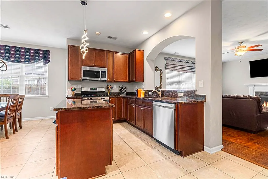 2541 Mirasol Dr, Virginia Beach — photo