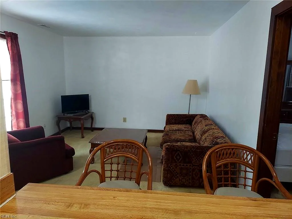 318 Washington St #D, Portsmouth — photo