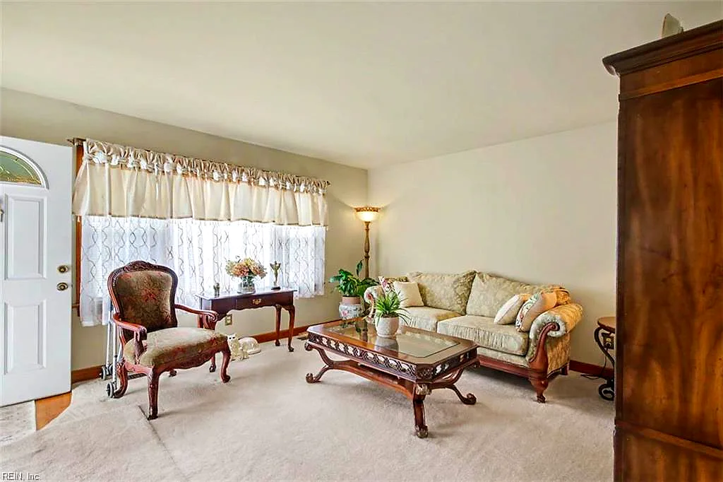 108 Bowen Dr, Hampton — photo