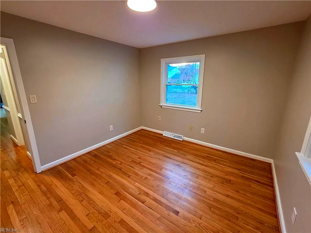 202 Ward Dr, Hampton — photo