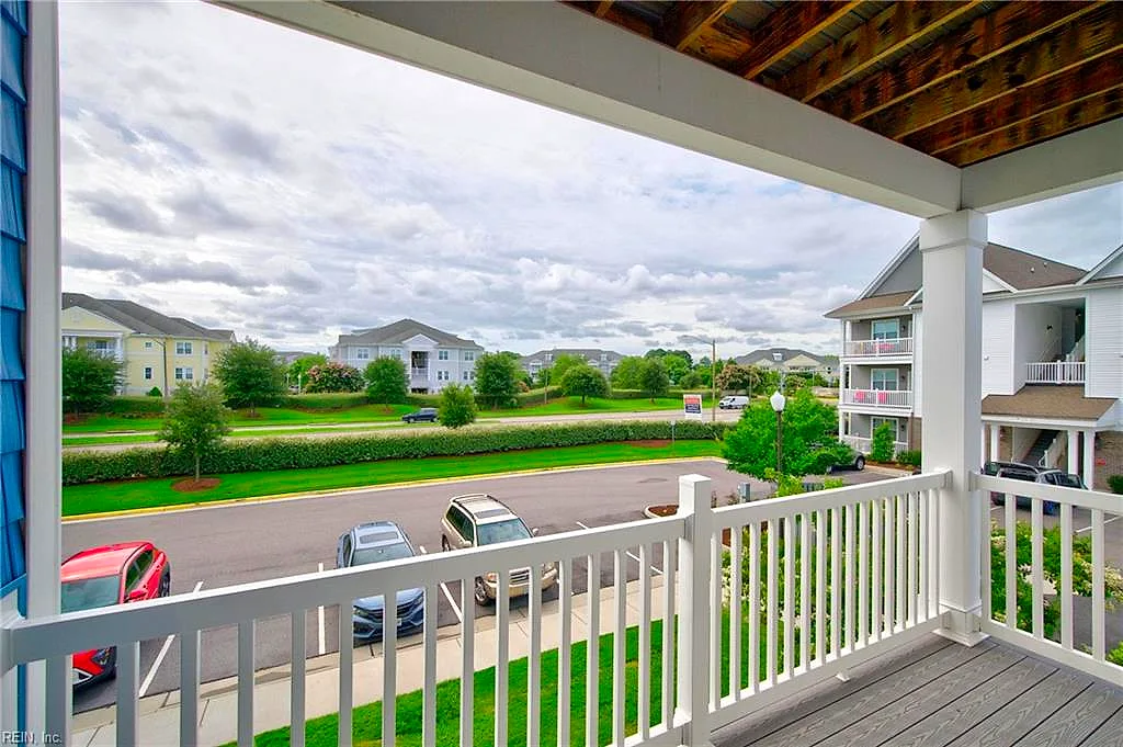 1725 Dromolin Dr #208, Virginia Beach — photo