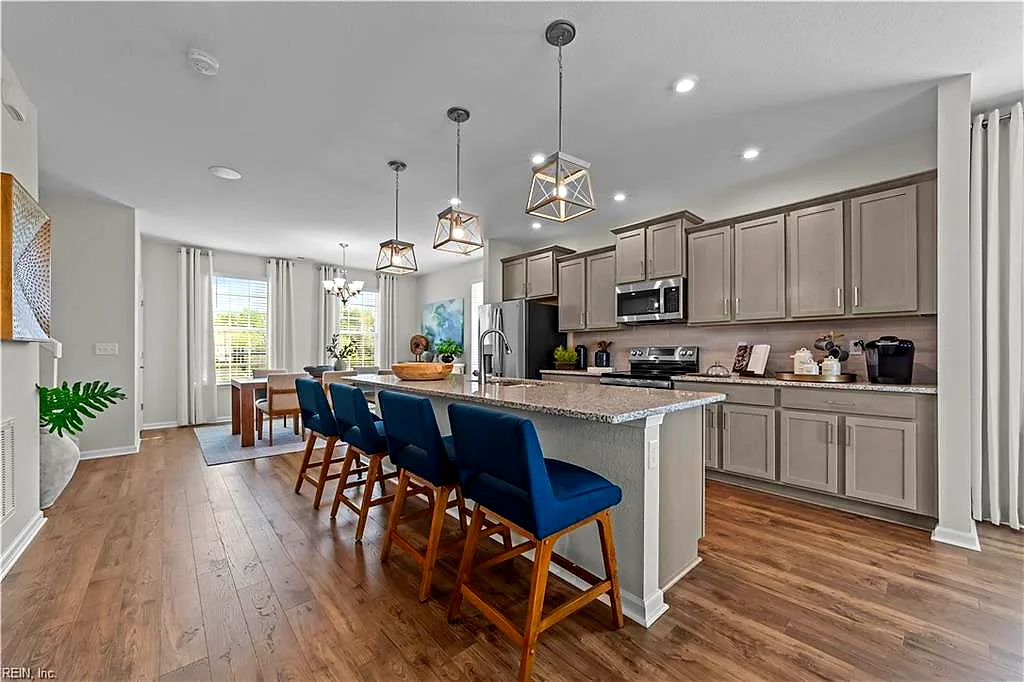 212 Freeman Dr, Hampton — photo