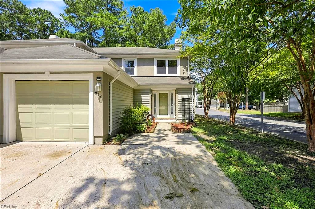 312 Esplanade PL, CHESAPEAKE VA 23320