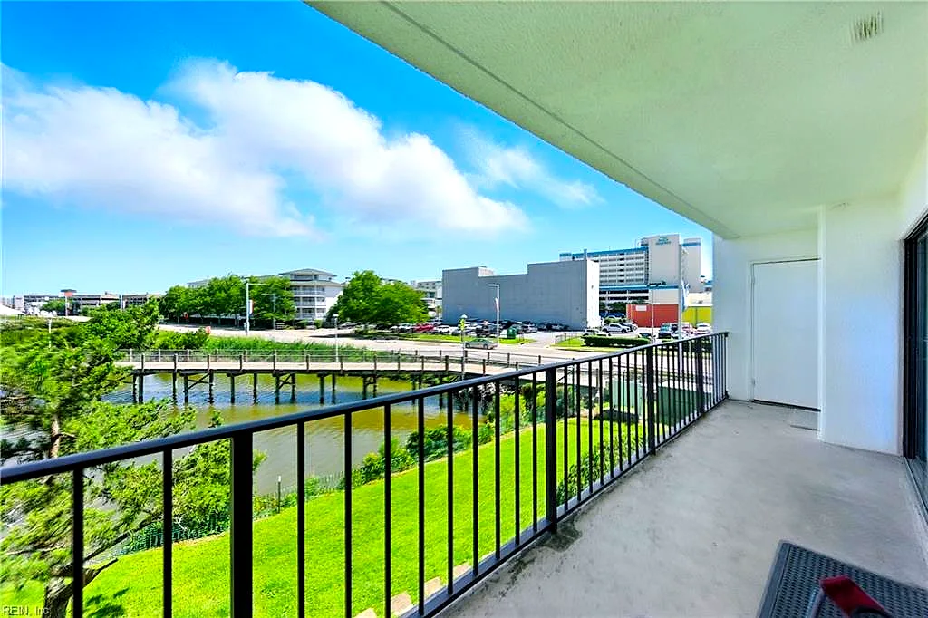 500 Pacific Ave #202, Virginia Beach — photo