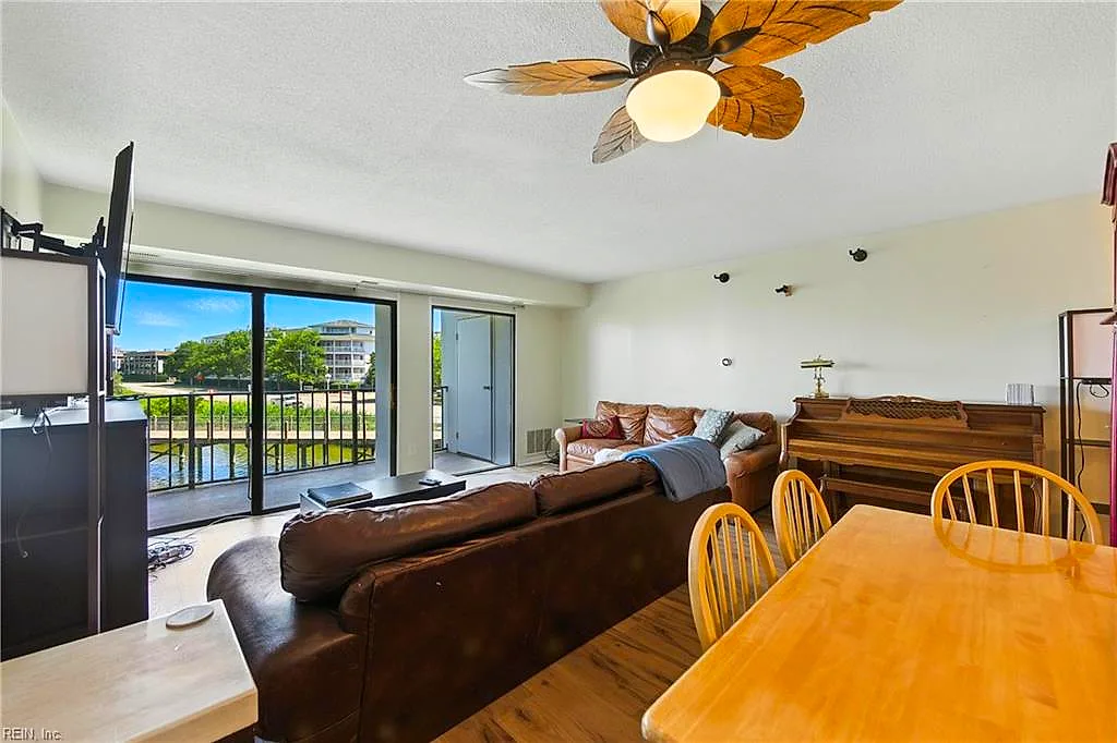 500 Pacific Ave #202, Virginia Beach — photo