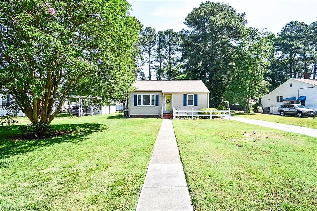 2312 Ferndale RD, CHESAPEAKE VA 23323