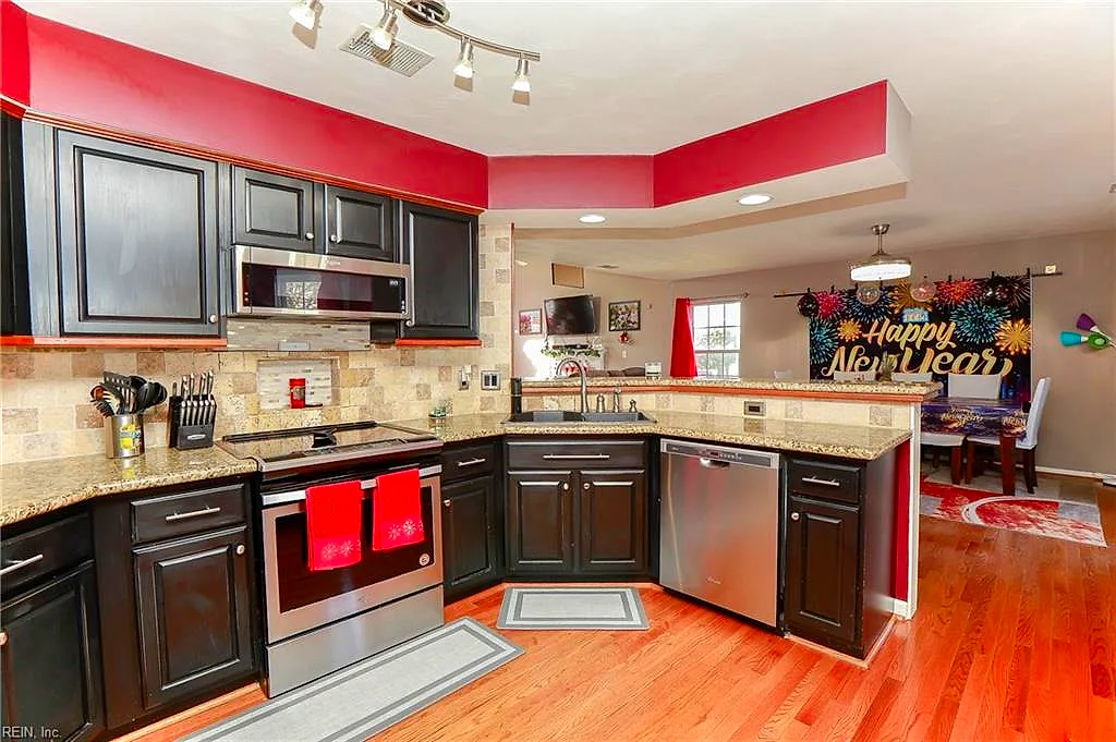6316 Townsend Pl, Suffolk — photo