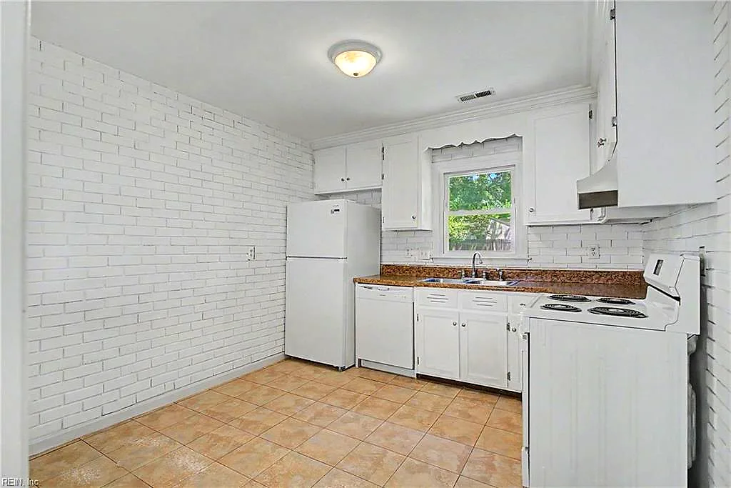 4024 Campbell Rd, Newport News — photo