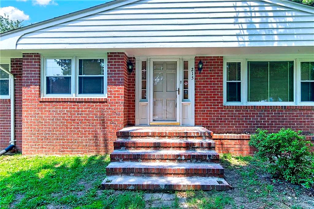 215 Tarleton Bivouac, Williamsburg — photo