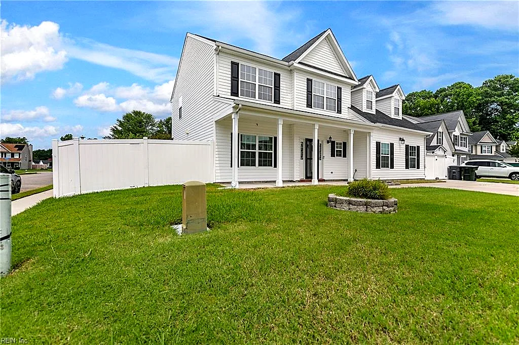1 Polly CT, HAMPTON VA 23666