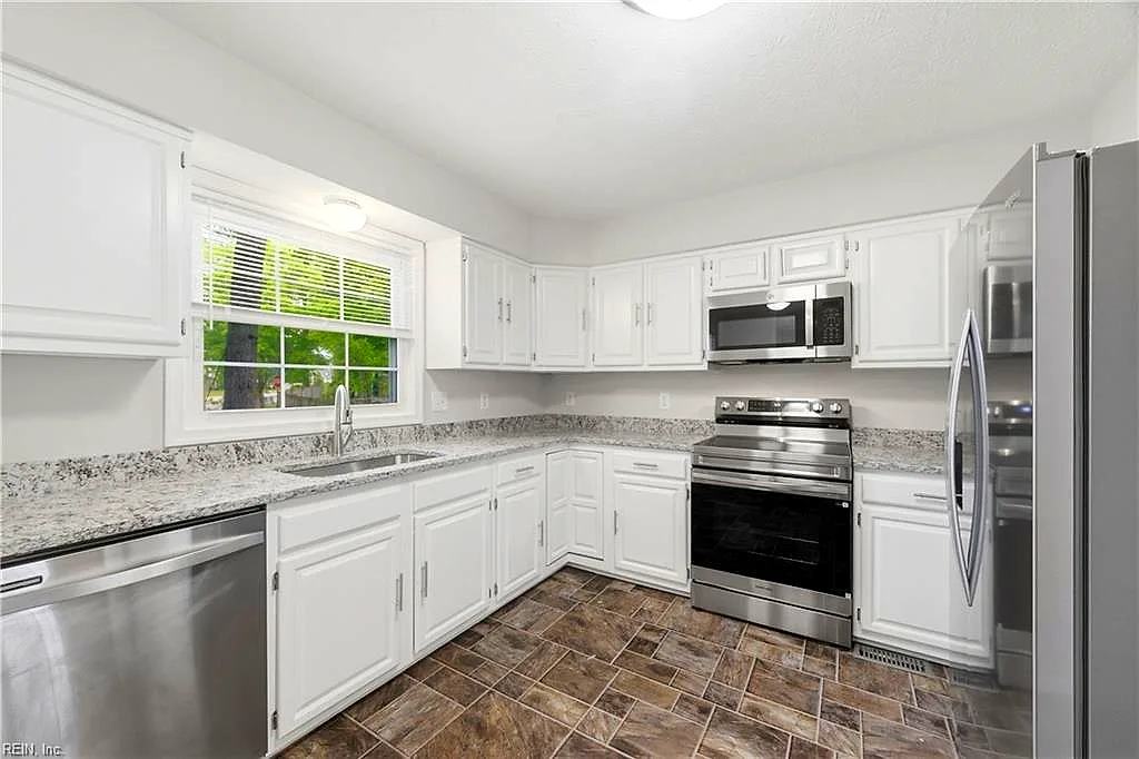 821 Lancaster Ln, Newport News — photo