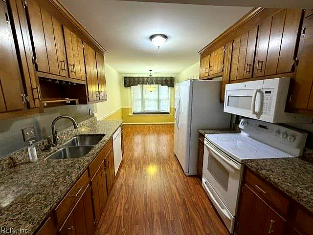 132 Kenilworth Dr, Newport News — photo