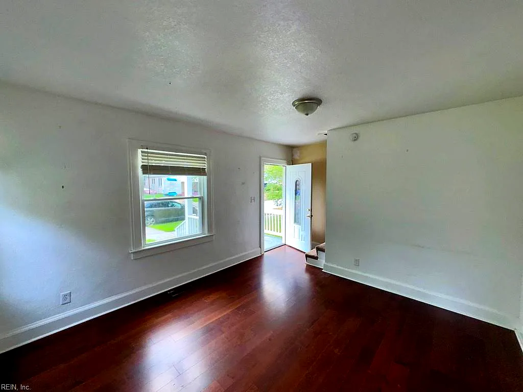 2122 Parker Ave, Portsmouth — photo