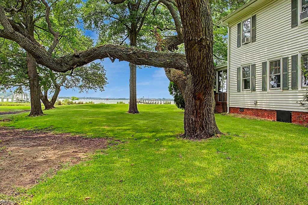 51 Seabee Pt, Hampton — photo