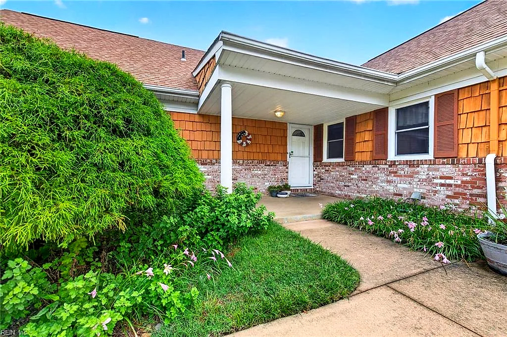 1356 Baycliff Dr, Virginia Beach — photo