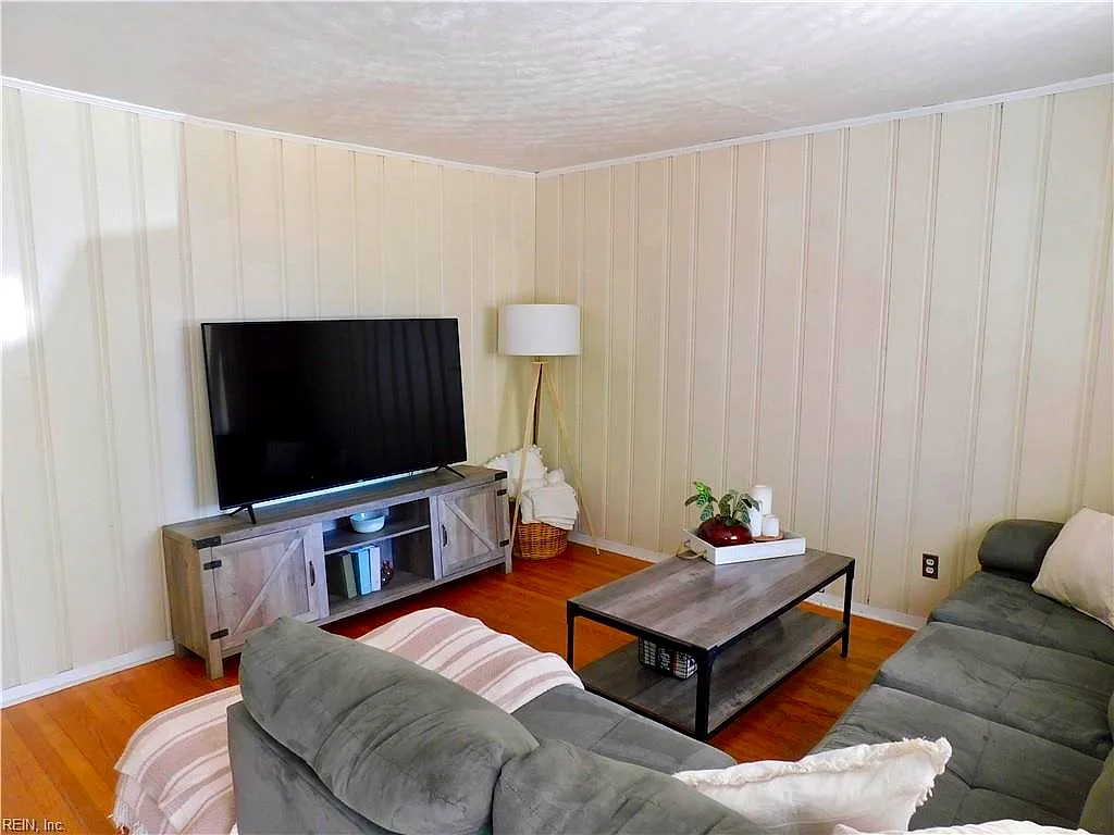 2224 Maple St, Virginia Beach — photo