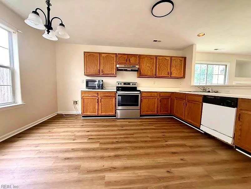 313 Pebble Creek Dr, Suffolk — photo