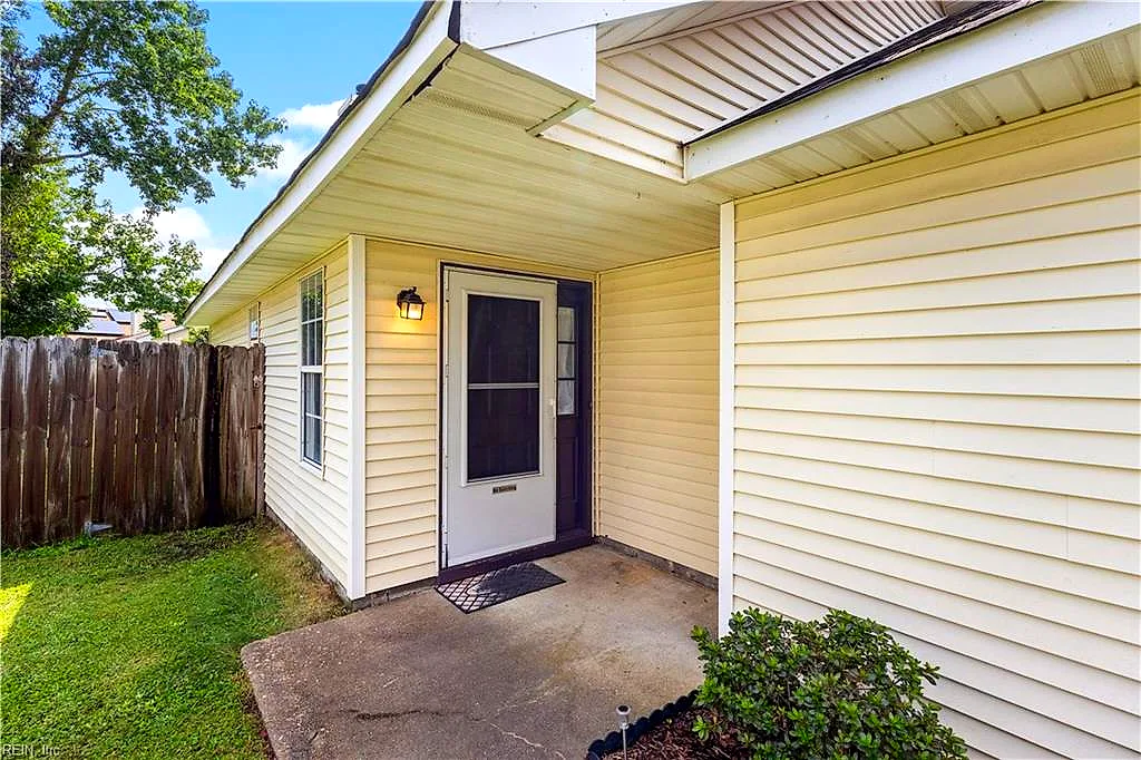 1952 Gravenhurst Dr, Virginia Beach — photo