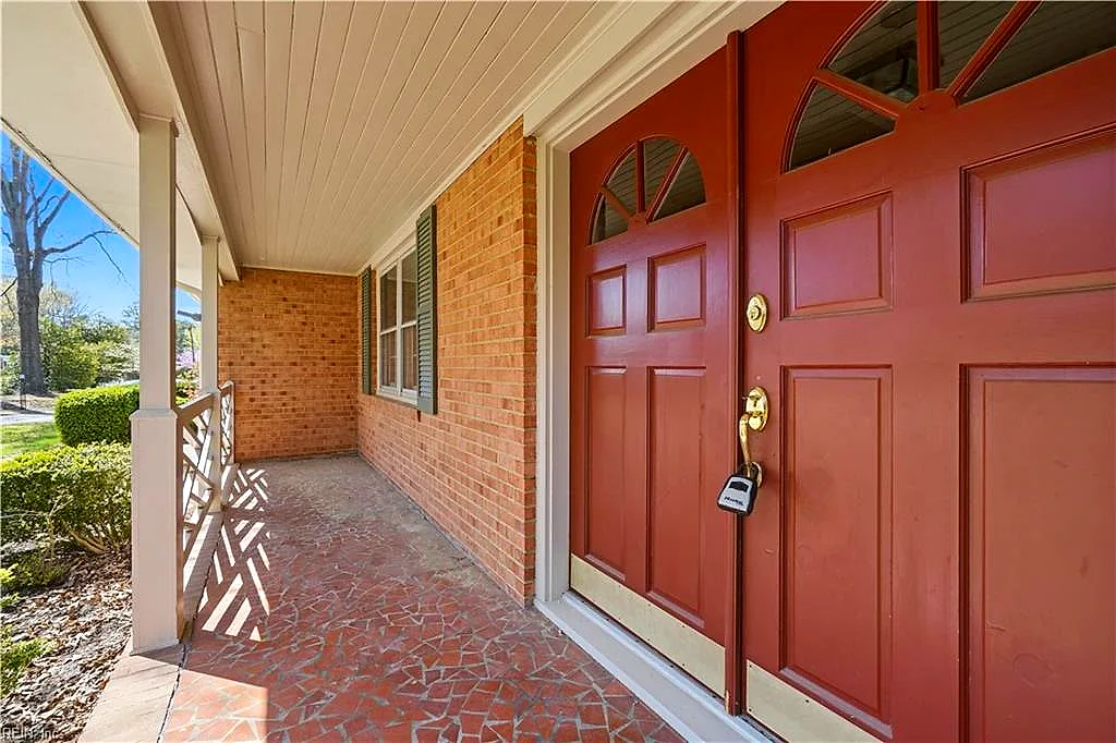 218 Crittenden Ln, Newport News — photo