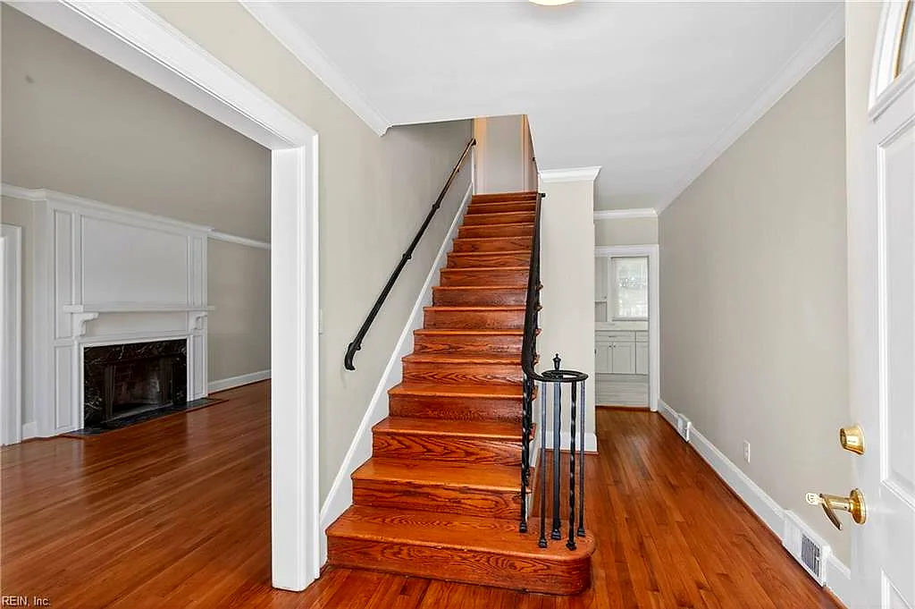 412 West Rd, Portsmouth — photo