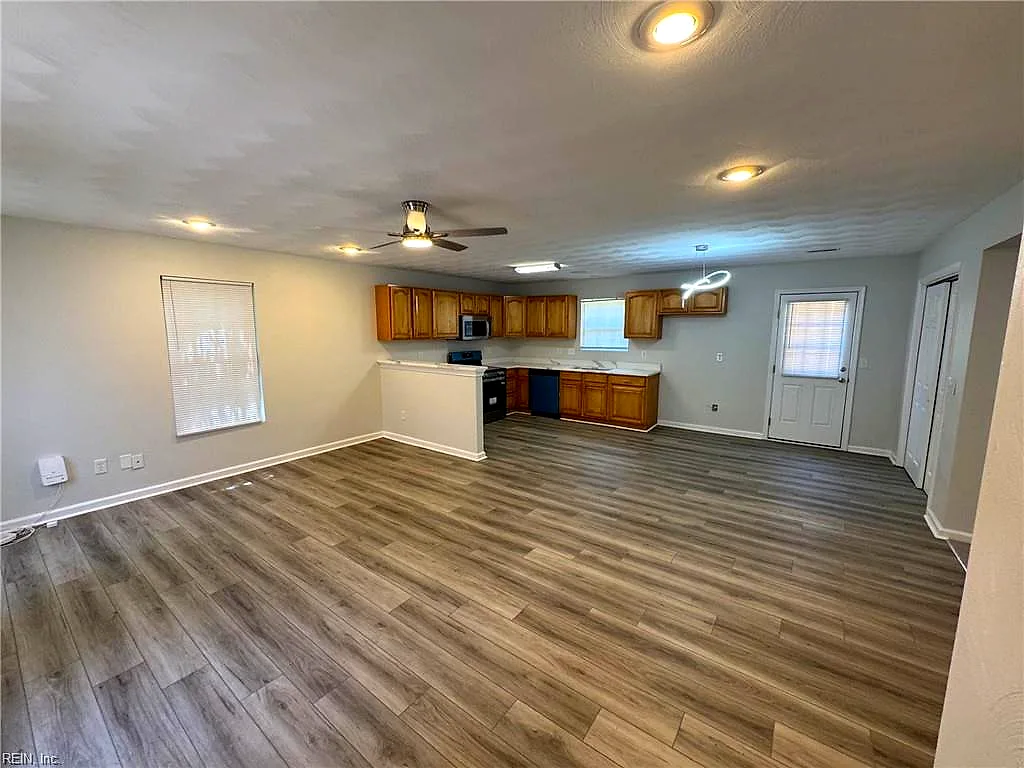 8217 Simons Dr, Norfolk — photo